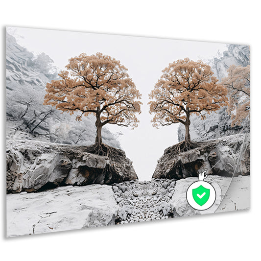 Symmetrische bomen boven rotsachtige kloof poster