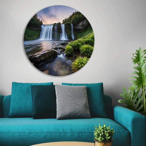 Serene waterval bij zonsondergang forex muurcirkel