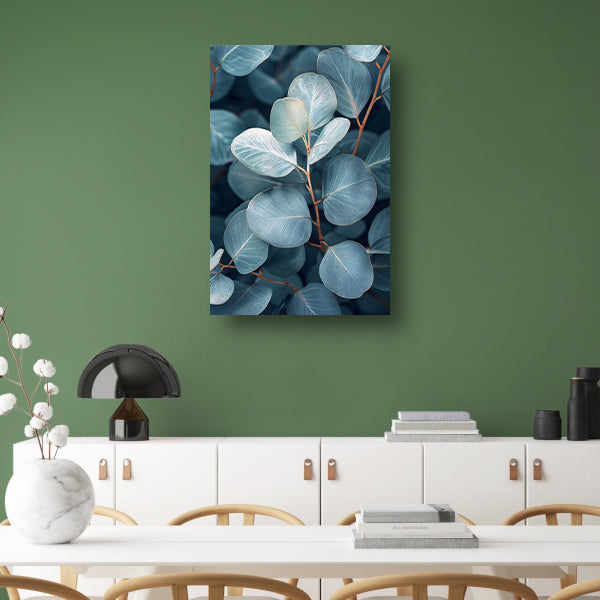 Elegante eucalyptusbladeren in zilveren en blauwe tinten poster