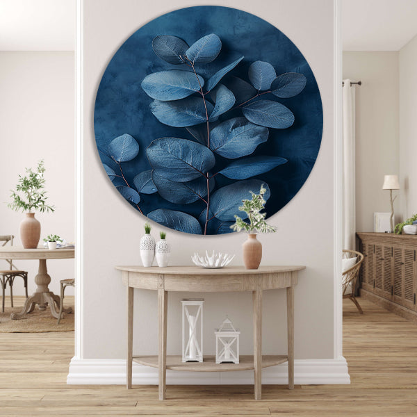 Minimalistische weergave van blauwe bladeren op een donkere achtergrond aluminium muurcirkel