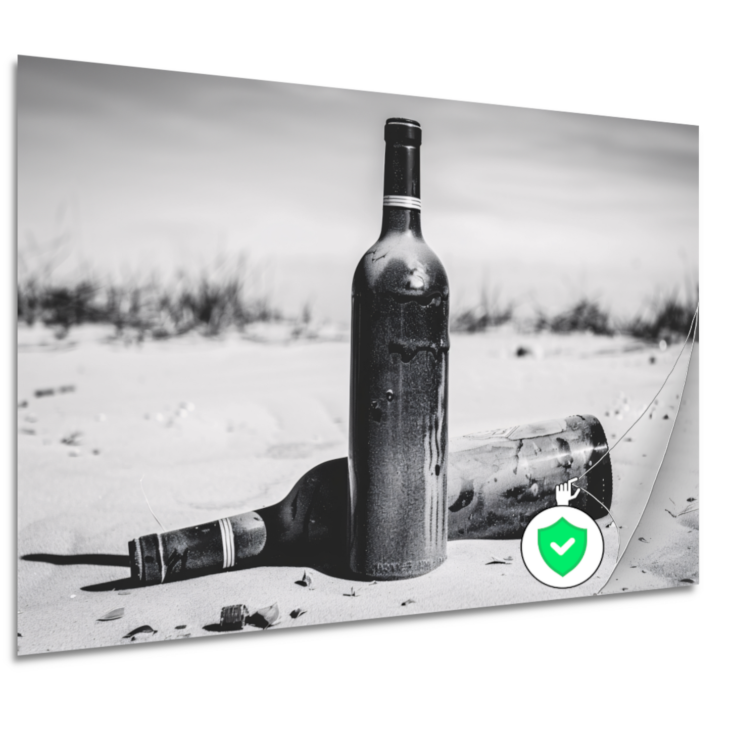 Lege flessen op het strand poster