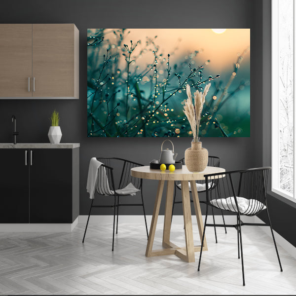 Subtiele ochtenddauw op delicate takkenposter