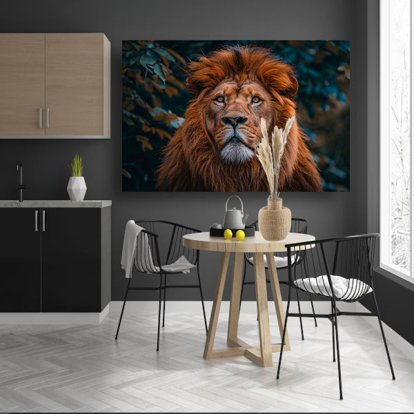 Prachtige portret van een leeuw met bladerenposter