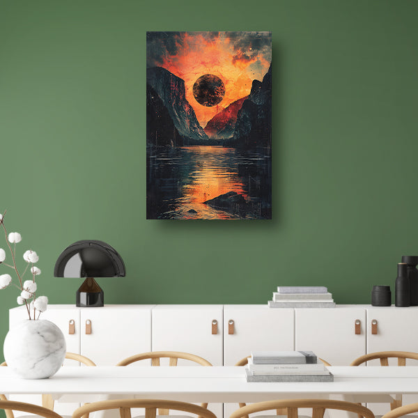 Planeet boven berglandschap bij zonsondergang canvas met baklijst