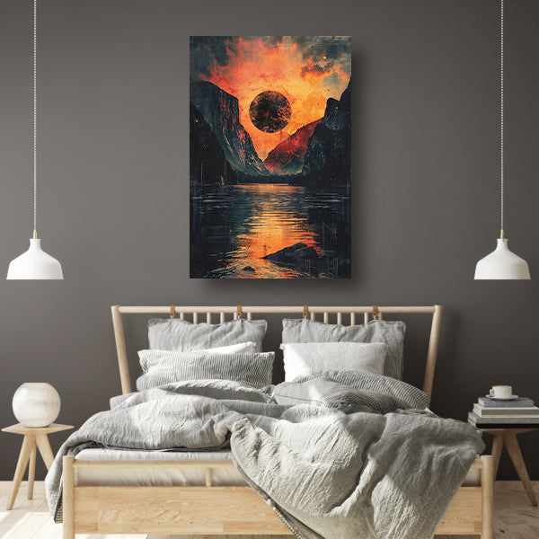 Planeet boven berglandschap bij zonsondergang canvas met baklijst
