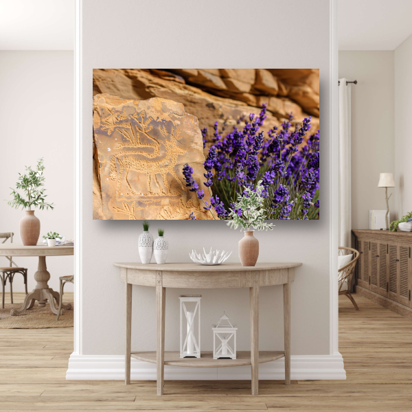 Hert met paarse bloemen gravure canvas