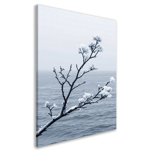 Minimalistische wintertak boven kalm water canvas