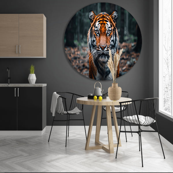 Realistische tijger in bosrijke omgeving aluminium muurcirkel