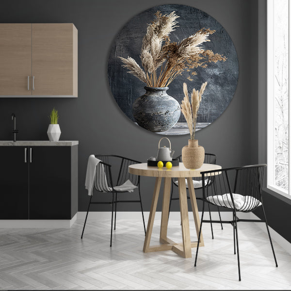 Rustieke blauwe vaas met droge planten op tafel aluminium muurcirkel