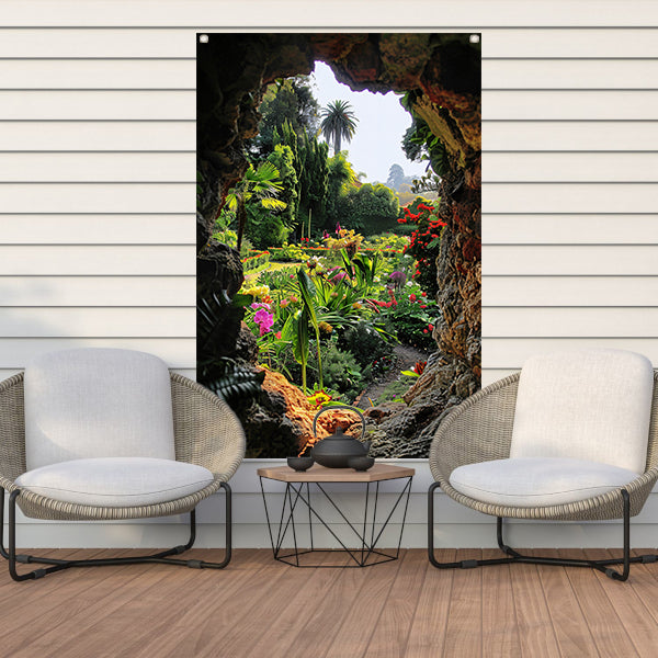 Geheime tuin in een kleurrijke grot tuinposter