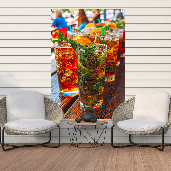 Levendige Cocktails op een Zomerse Dag tuinposter