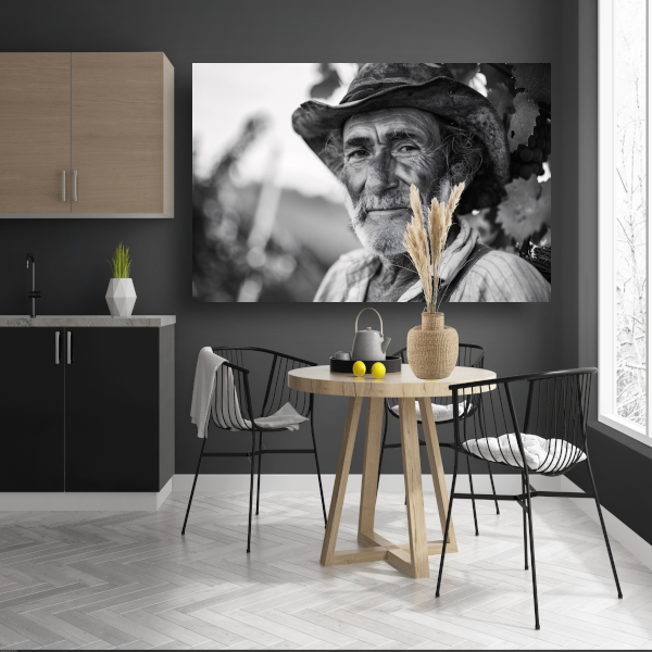 Levenstekening van een oude wijnboer canvas met baklijst