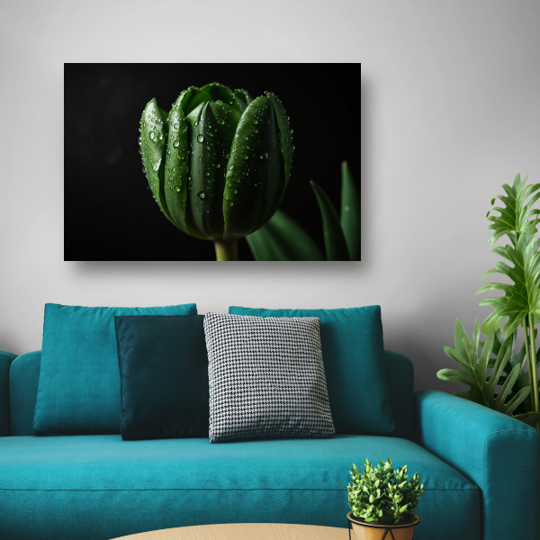 Donkergroene Tulp met Dauw op Zwart poster