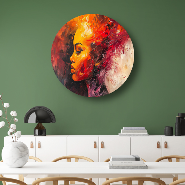 Expressieve abstracte vrouw in warme tinten aluminium muurcirkel