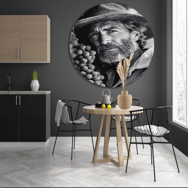 Portret van een wijngaardenier met druiven aluminium muurcirkel