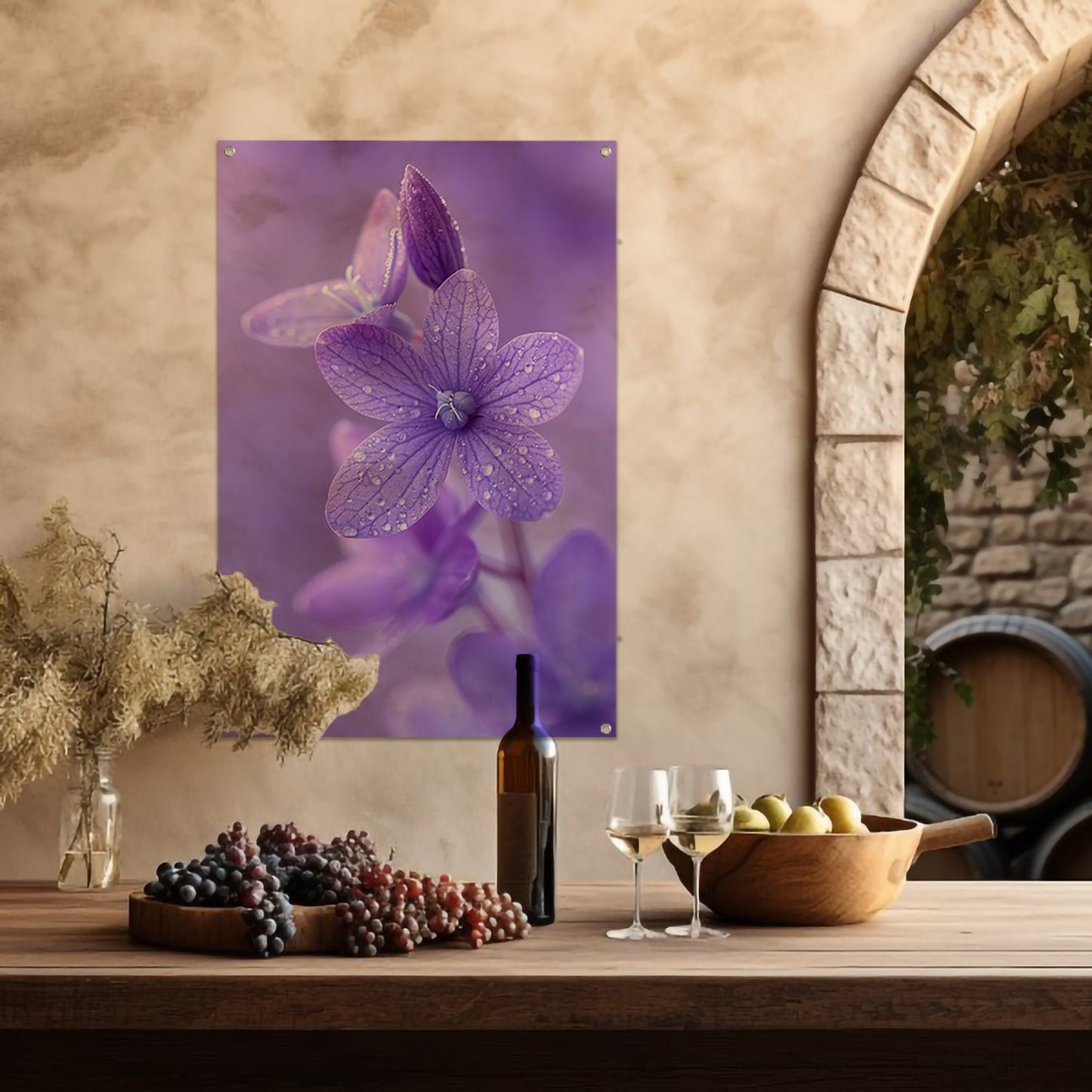 Paarse bloemen met dauwdruppels in close-up tuinposter