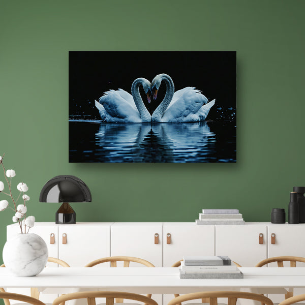 Twee zwanen in hartvorm op water canvas