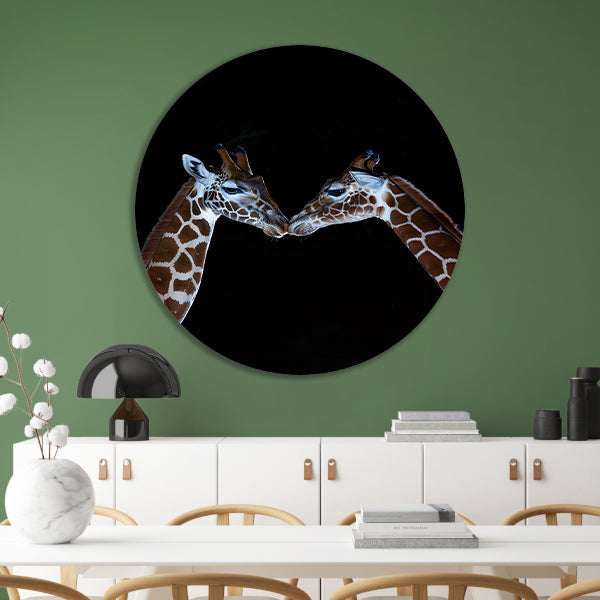 Twee giraffen in een intiem moment forex muurcirkel