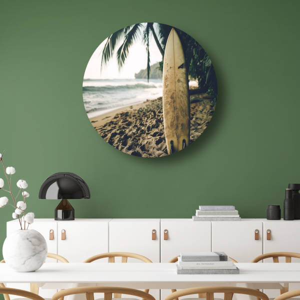Tropisch strand met wachtend surfboard forex muurcirkel