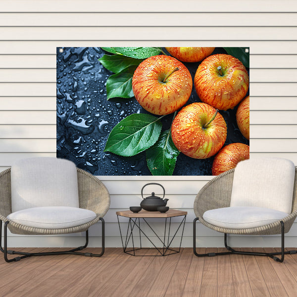Glanzende appels met waterdruppels tuinposter
