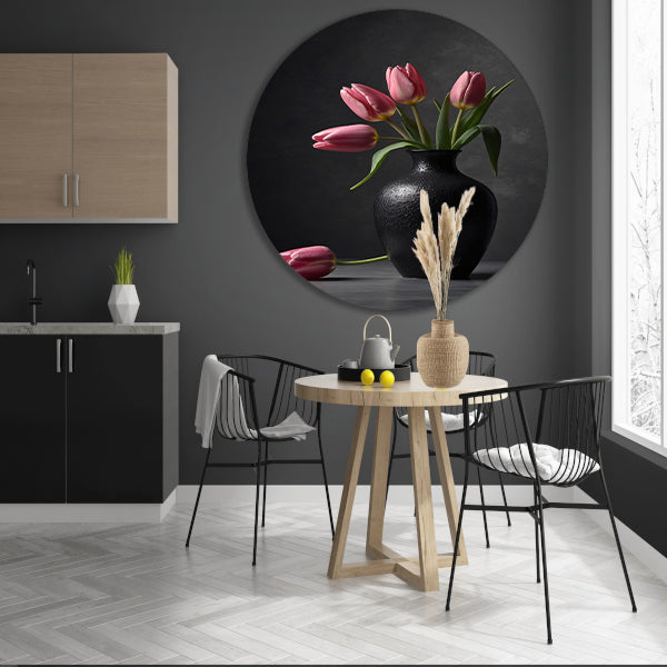 Stilleven met roze tulpen in donkere vaas aluminium muurcirkel