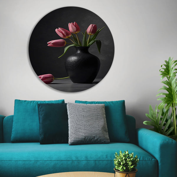 Stilleven met roze tulpen in donkere vaas aluminium muurcirkel