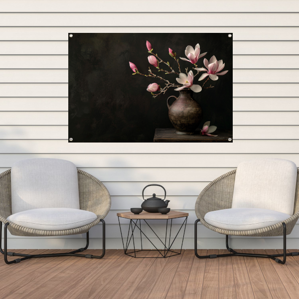 Antieke Vaas met Bloeiende Magnolia Tak tuinposter