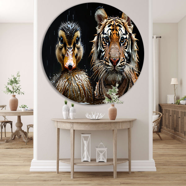 Tijger en eend in harmonie aluminium muurcirkel