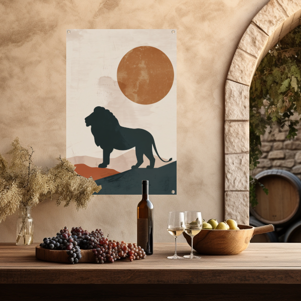 Leeuw silhouet tegen oranje zon in minimalistische stijl tuinposter