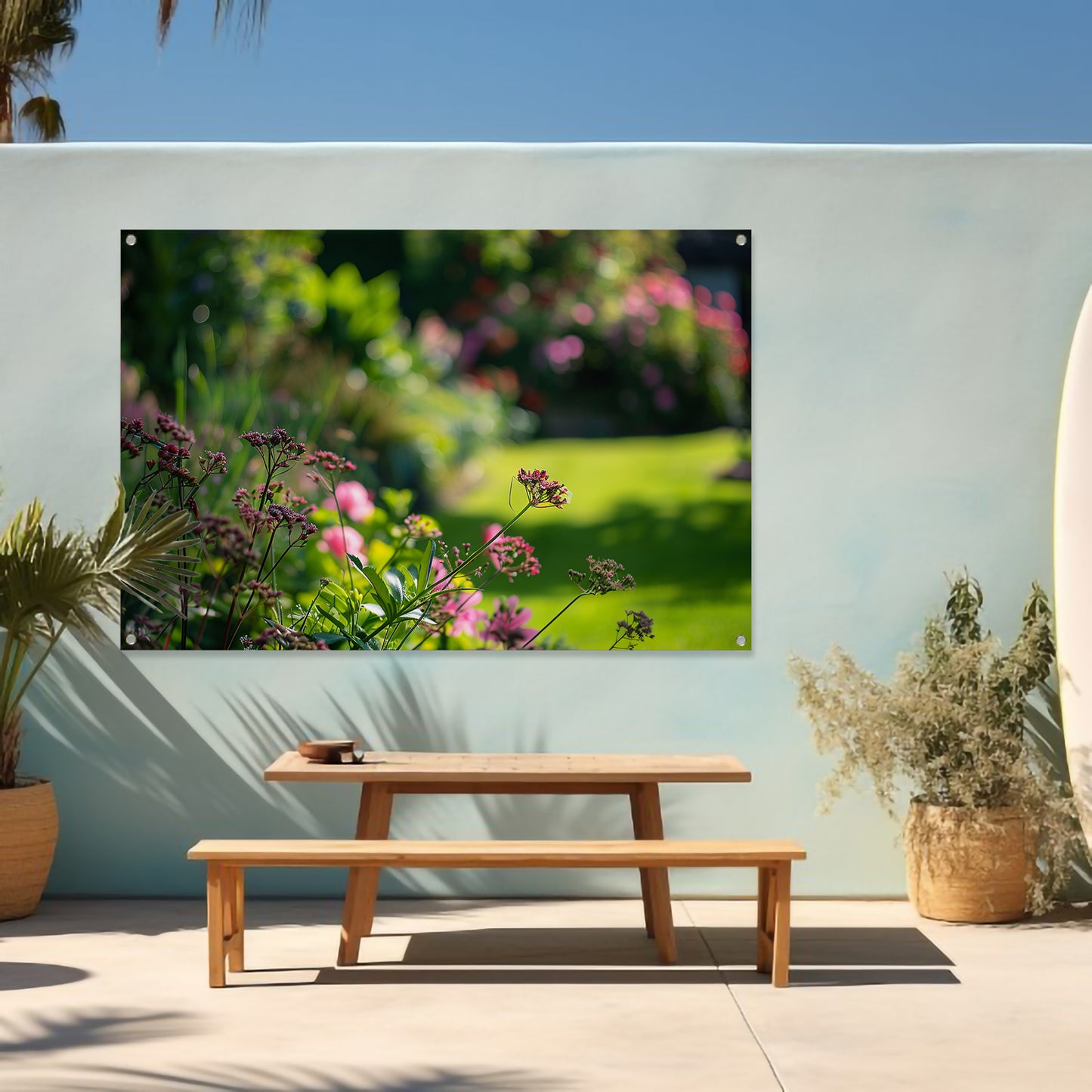 Levendige bloemen in een zonovergoten tuin tuinposter