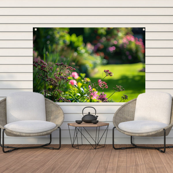 Levendige bloemen in een zonovergoten tuin tuinposter