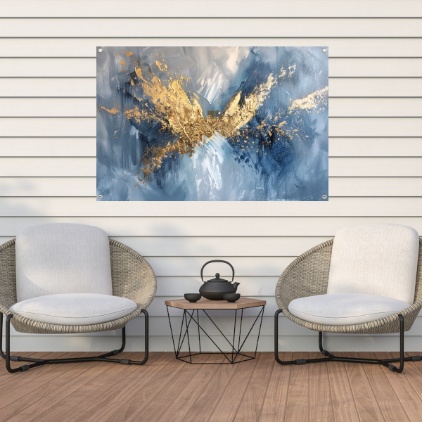 Dynamische abstracte gouden vleugels op blauw tuinposter