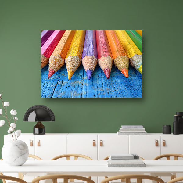 Kleurpotloden op houten achtergrond canvas
