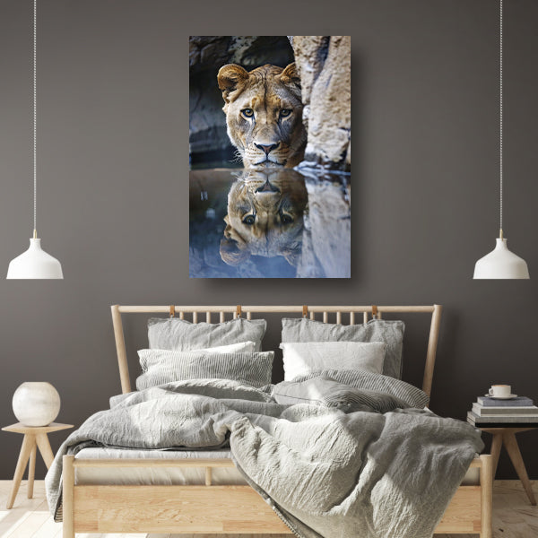 Leeuw Weerspiegeld in Water poster