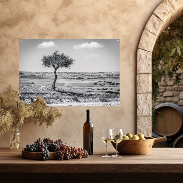 Eenzame boom op het platteland tuinposter