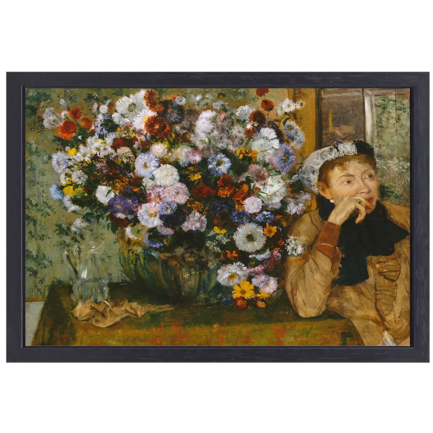 Een vrouw zittend naast een vaas met bloemen - Edgar Degas canvas met baklijst