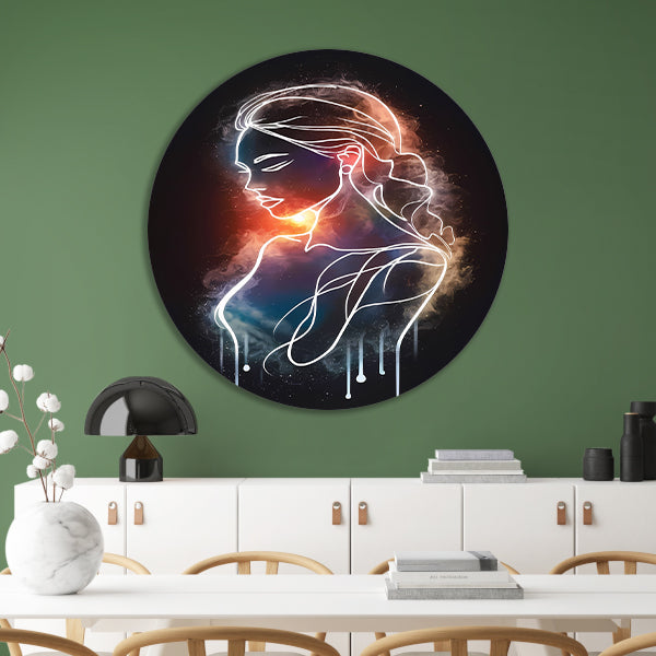 Silhouet van Vrouw en Kosmos in Symbiose aluminium muurcirkel