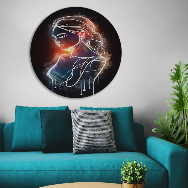 Silhouet van Vrouw en Kosmos in Symbiose aluminium muurcirkel