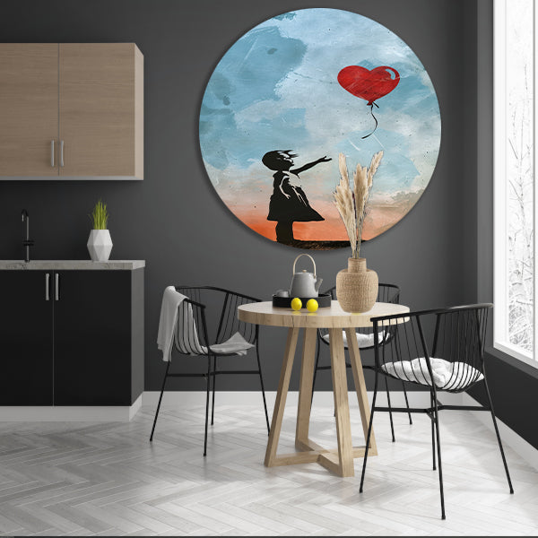 Silhouet van meisje met rode hartvormige ballon aluminium muurcirkel