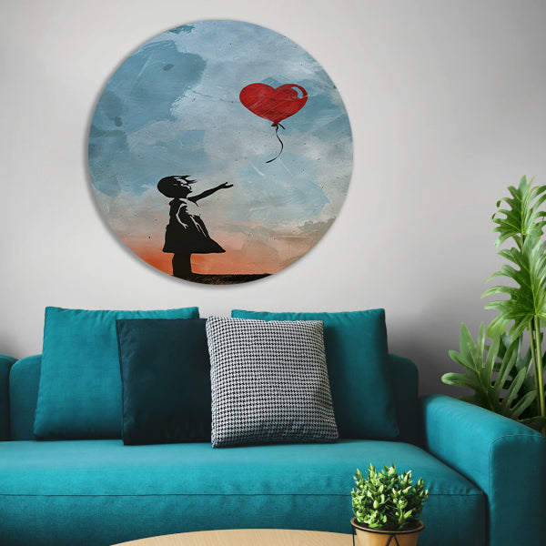 Silhouet van meisje met rode hartvormige ballon aluminium muurcirkel