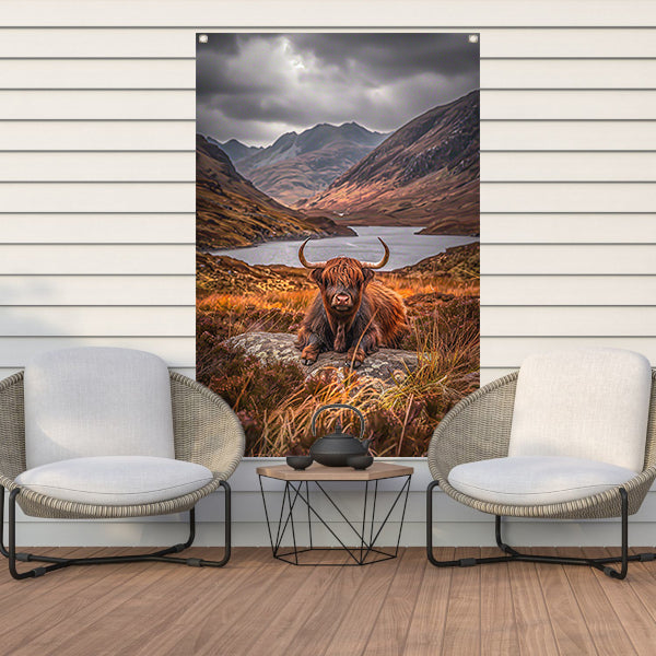 Schotse Hooglander in Berglandschap tuinposter