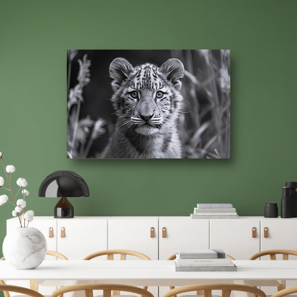 Zwart-wit foto van een jonge welp poster