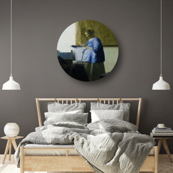 Vrouw in het blauw die een brief leest - Johannes Vermeer aluminium muurcirkel