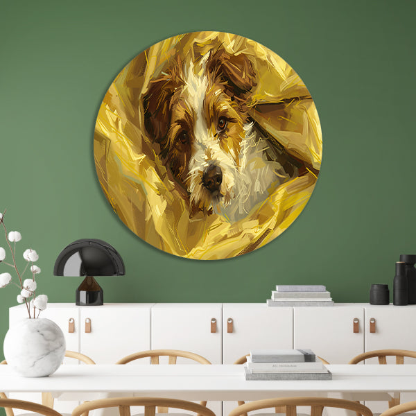 Geborgen hond genesteld in zachte doeken aluminium muurcirkel