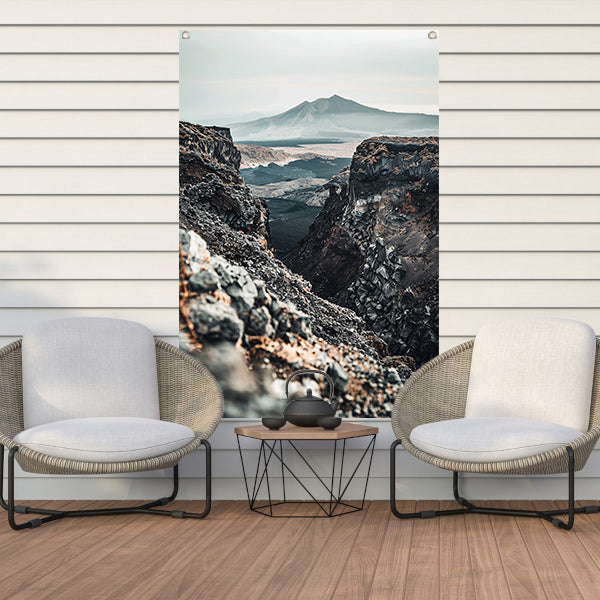 Monochroom Vulkanisch Berglandschap tuinposter
