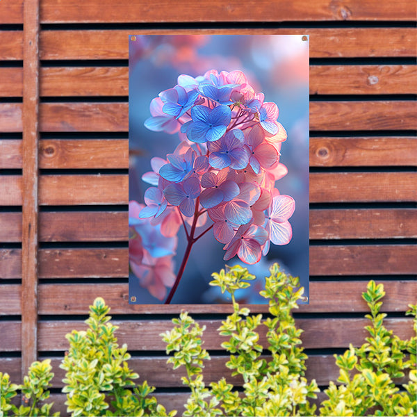 Close-up van een blauwe bloem met roze gloed tuinposter