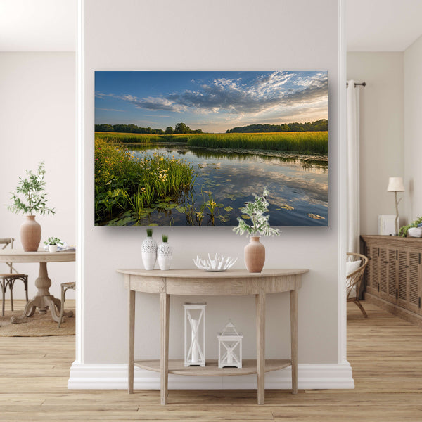 Schilderachtig zomerlandschap met bloemen en water canvas