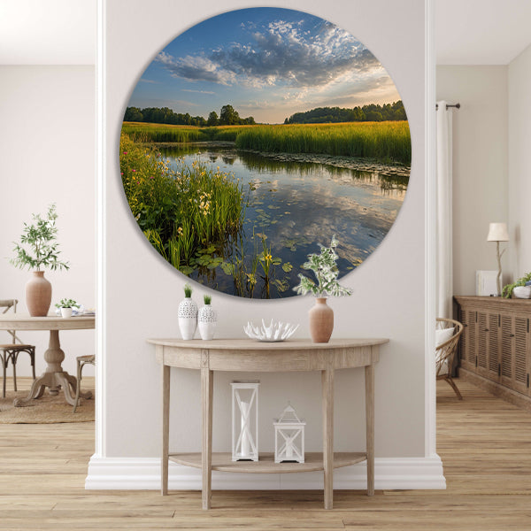 Schilderachtig zomerlandschap met bloemen en water aluminium muurcirkel