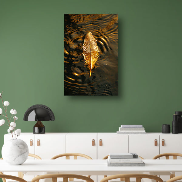 Gouden veer op donkere wateroppervlakte bij zonsondergang acrylglas