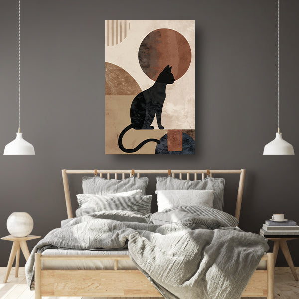 Minimalistische zwarte kat tegen een abstracte achtergrond poster